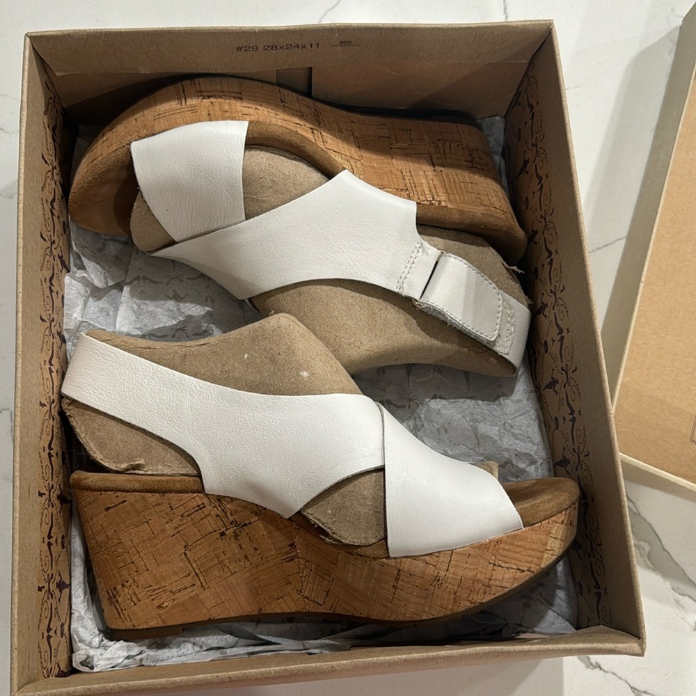 Clarks white wedges